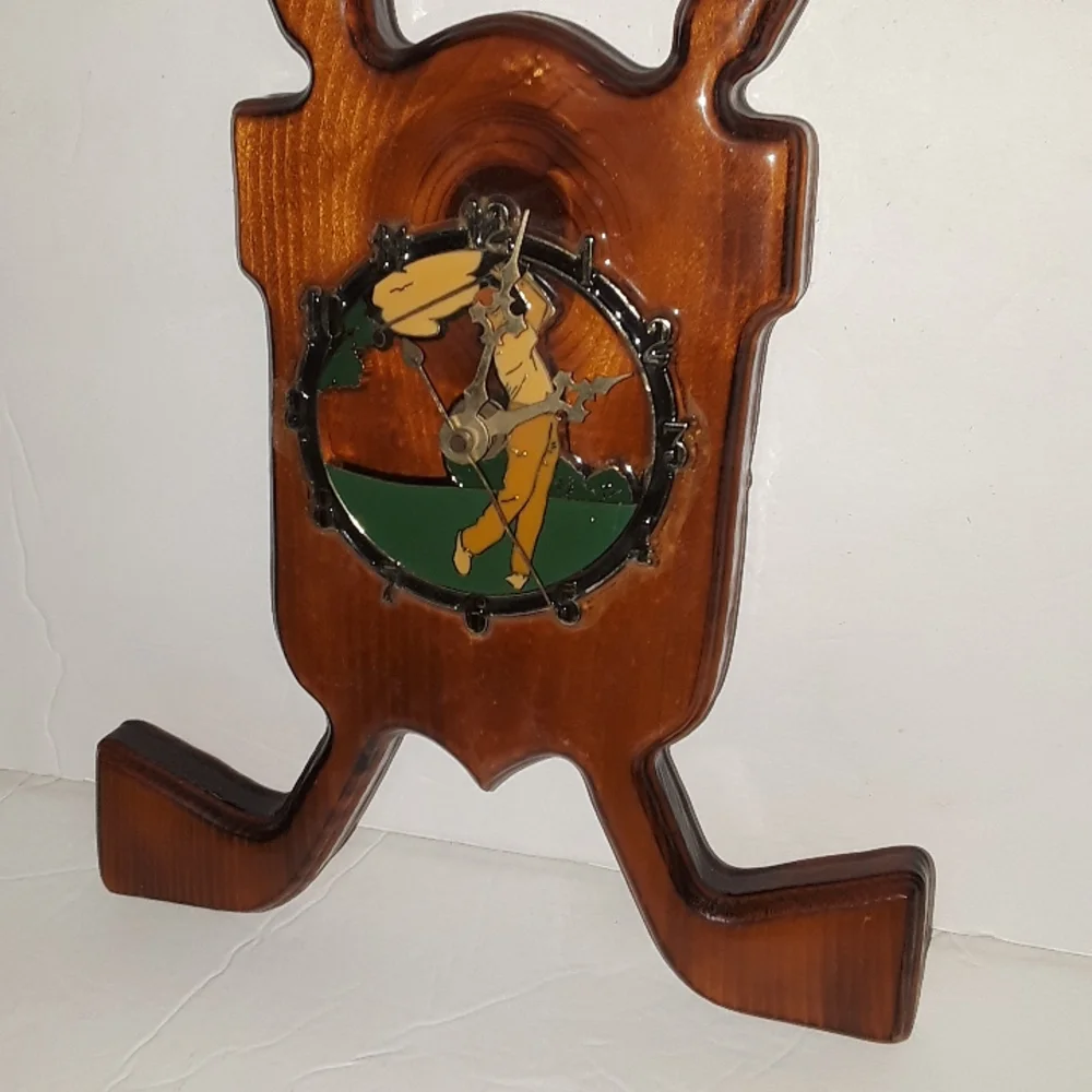 RARE VINTAGE WOOD CROSSED GOLF CLUB SHAPE QUARTZ CLOCK